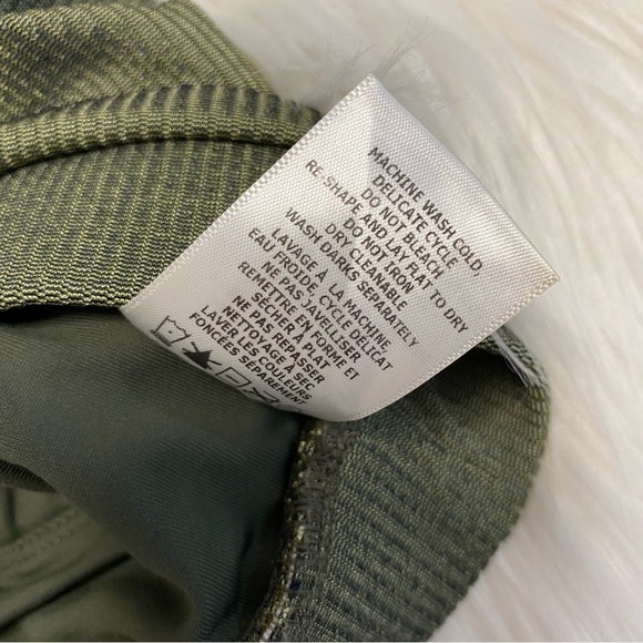 Twenty Montreal Colorsphere Rib Sports Bra Ribbed Army Green Canada $121 Sparkly - Picture 9 of 10